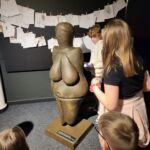 Čtvrťáci se vydali do pravěku